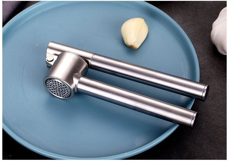 garlic press, stainless steel garlic mincer & crusher